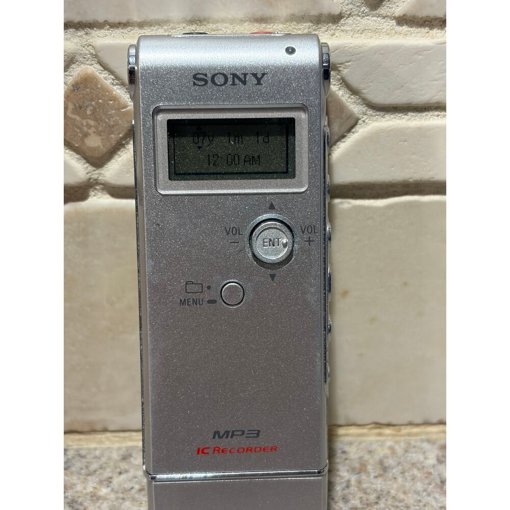 Sony ICD-UX70 Digital Stereo Voice Recorder Silver 1GB Handheld Built-In Speaker
